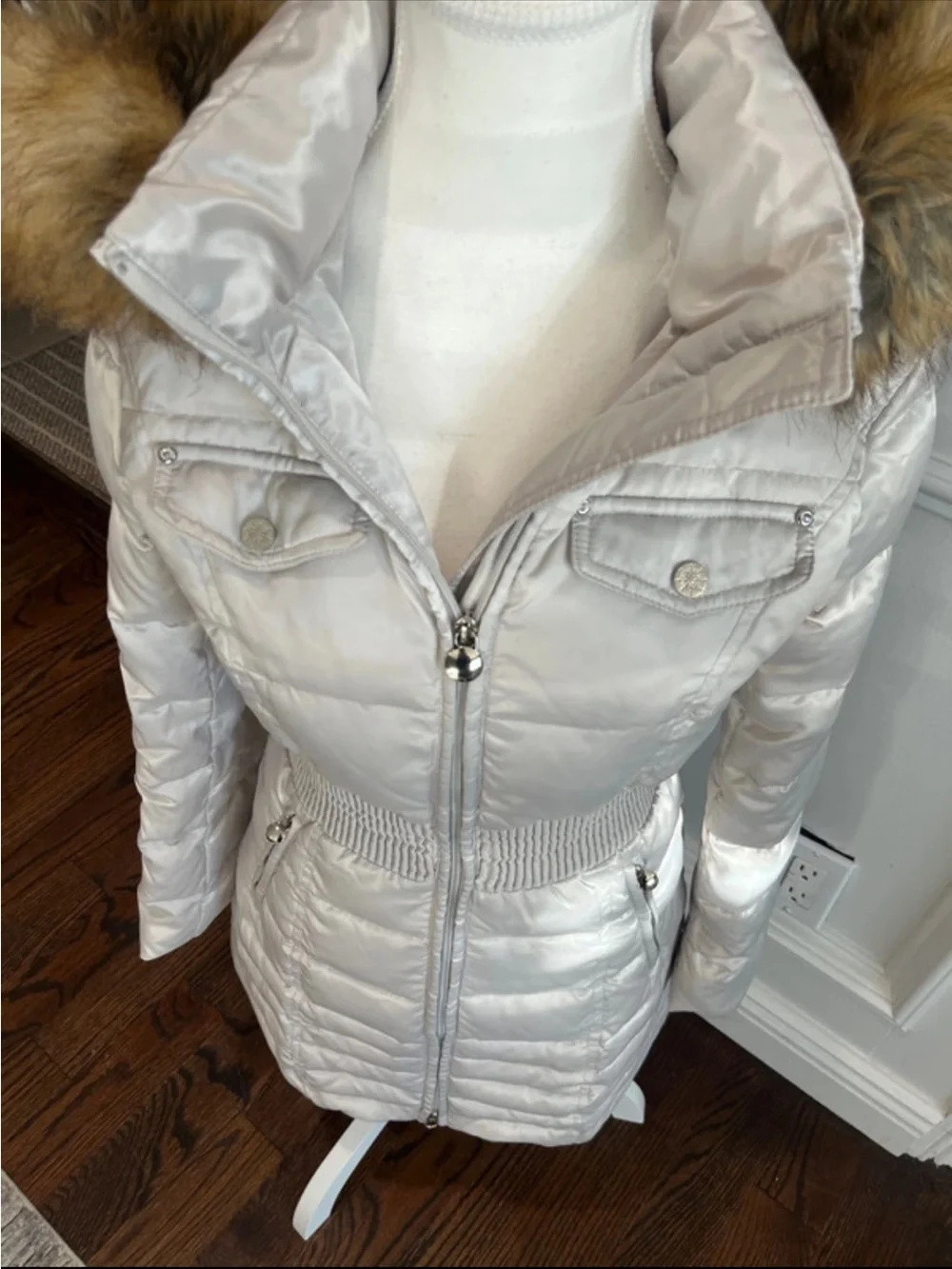 Laundry By Shelli Segal Women's Cream Hooded Belted Puffer with Faux Fur Trim - Picture 7 of 10